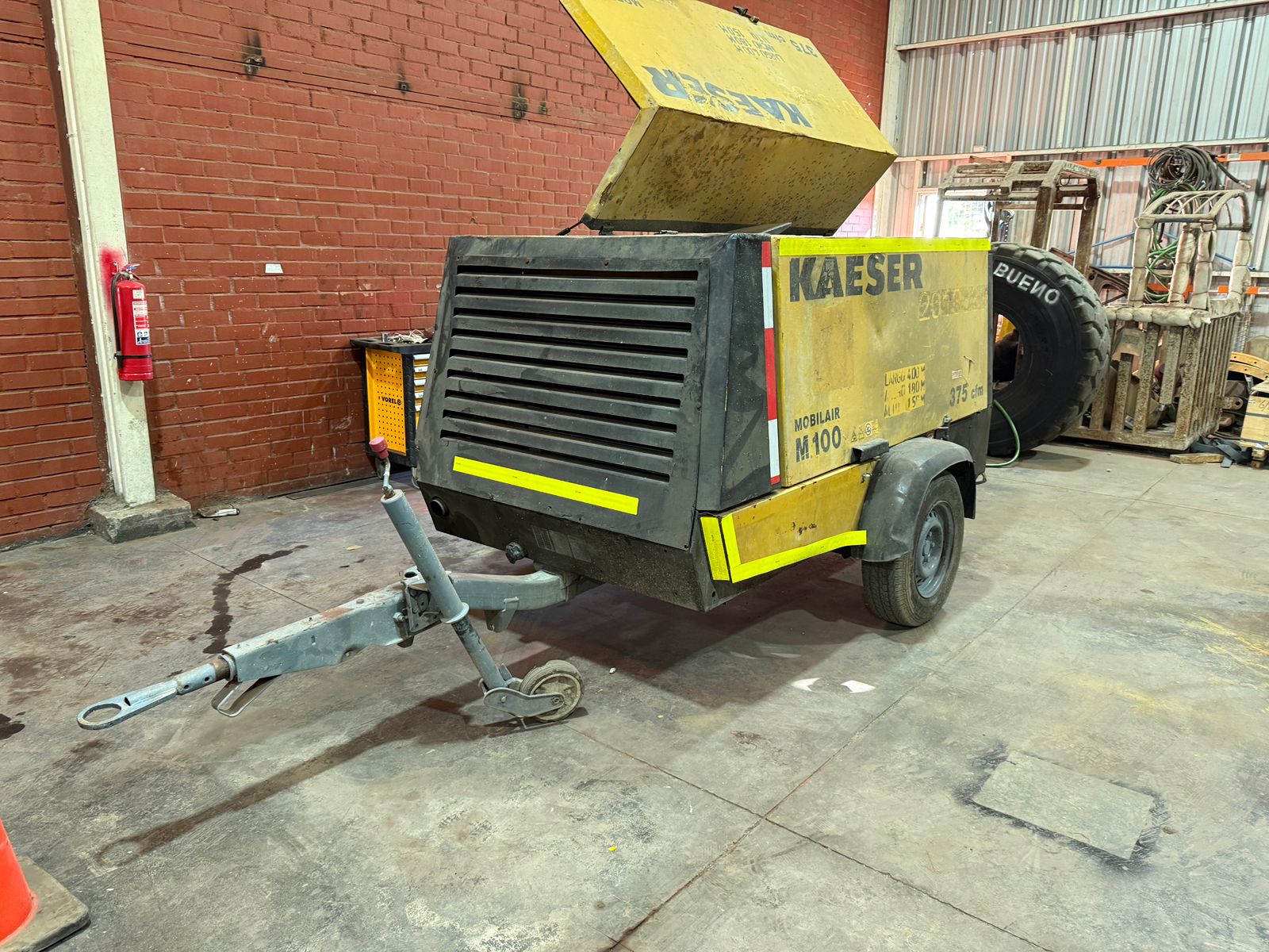 Compresor Kaeser Mobilair M100 año 2018 375 CFM 100 PSI 1.800 horas