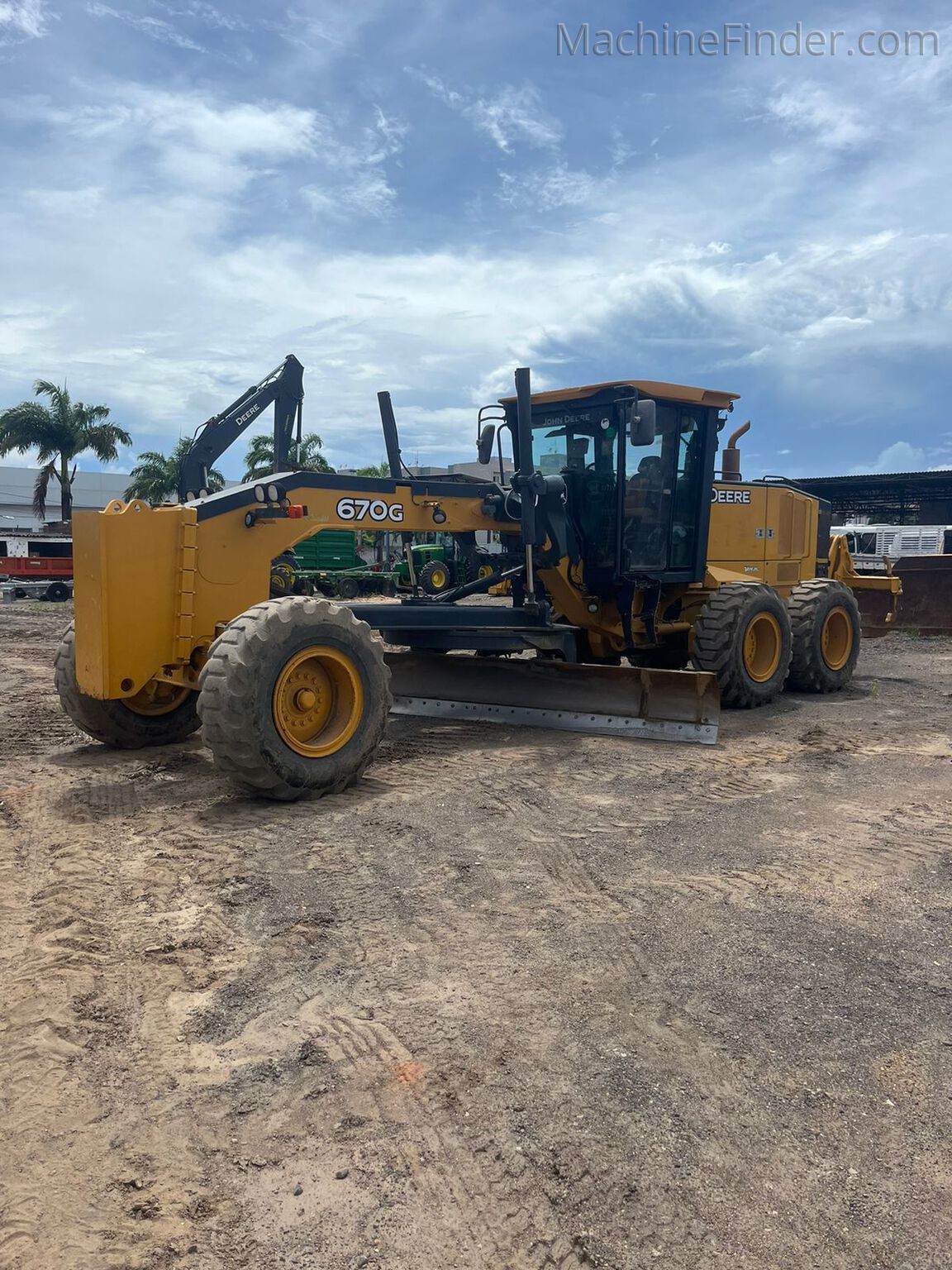 Motoniveladora John Deere 670G Año 2015 15.000 horas