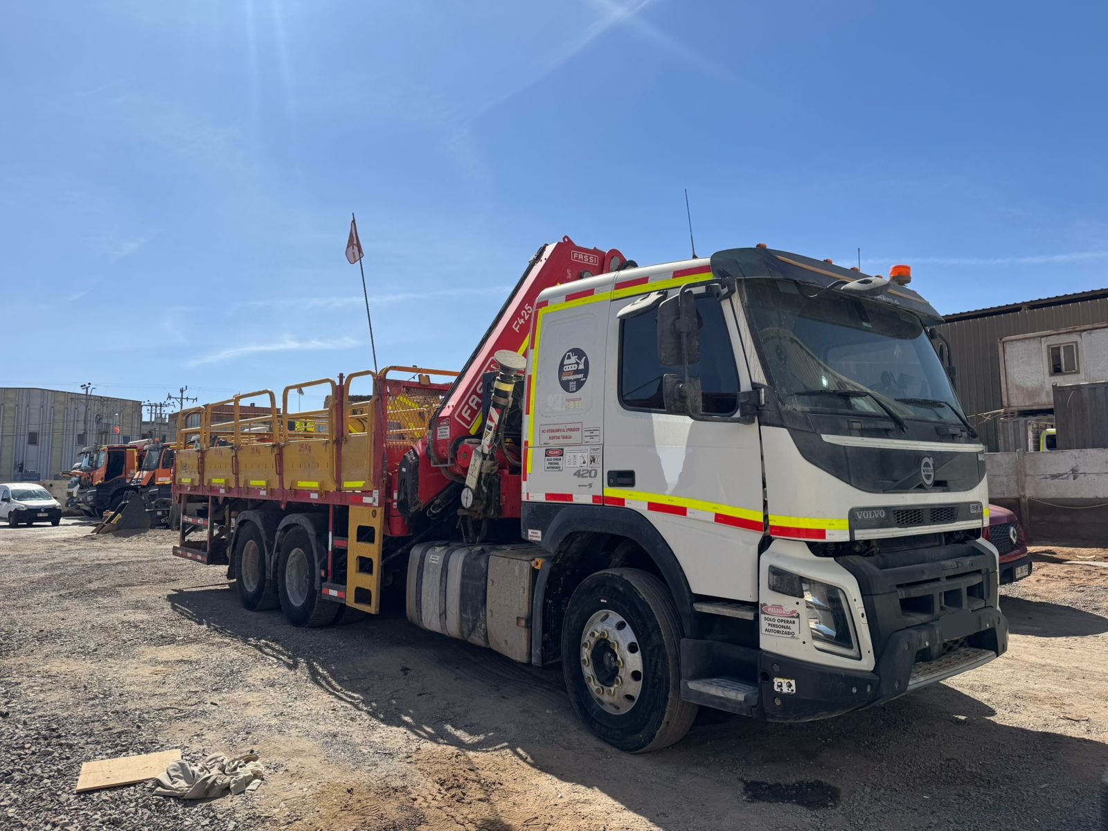 Camión Pluma Volvo FMX420 año 2021 Pluma Fassi F425 12 ton