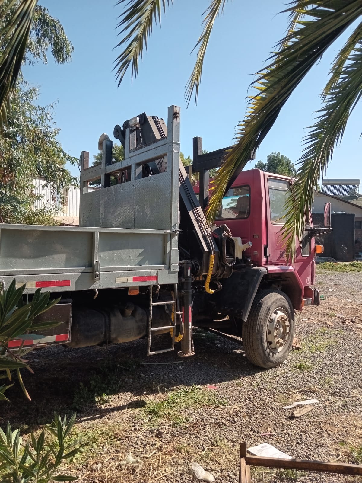 Camión Pluma Ford Cargo 1516 año 1998 con Pluma Hiab 125-4