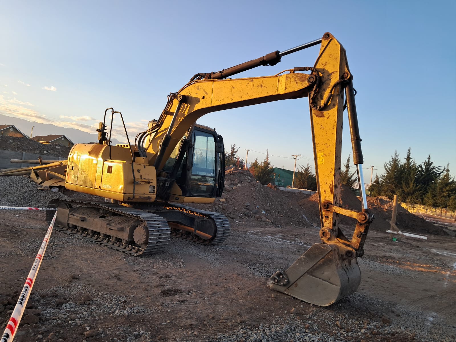 Excavadora Caterpillar 311DRR Año 2010 5.228 horas Motor Mitsubishi
