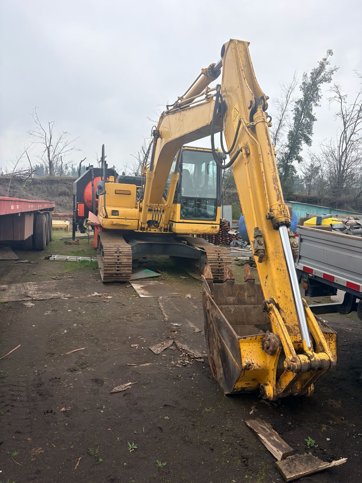 Excavadora Komatsu PC130-8 – Año 2018 7.000 horas