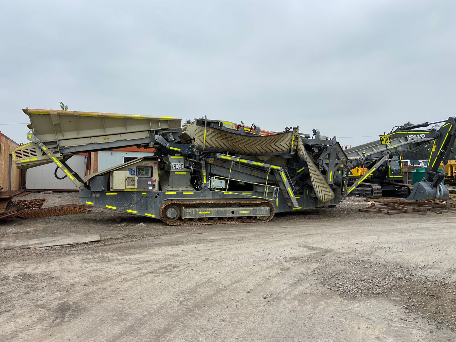 Planta Chancadora de Cono Móvil Metso Lokotrack LT200HP año 2008 10.500 horas