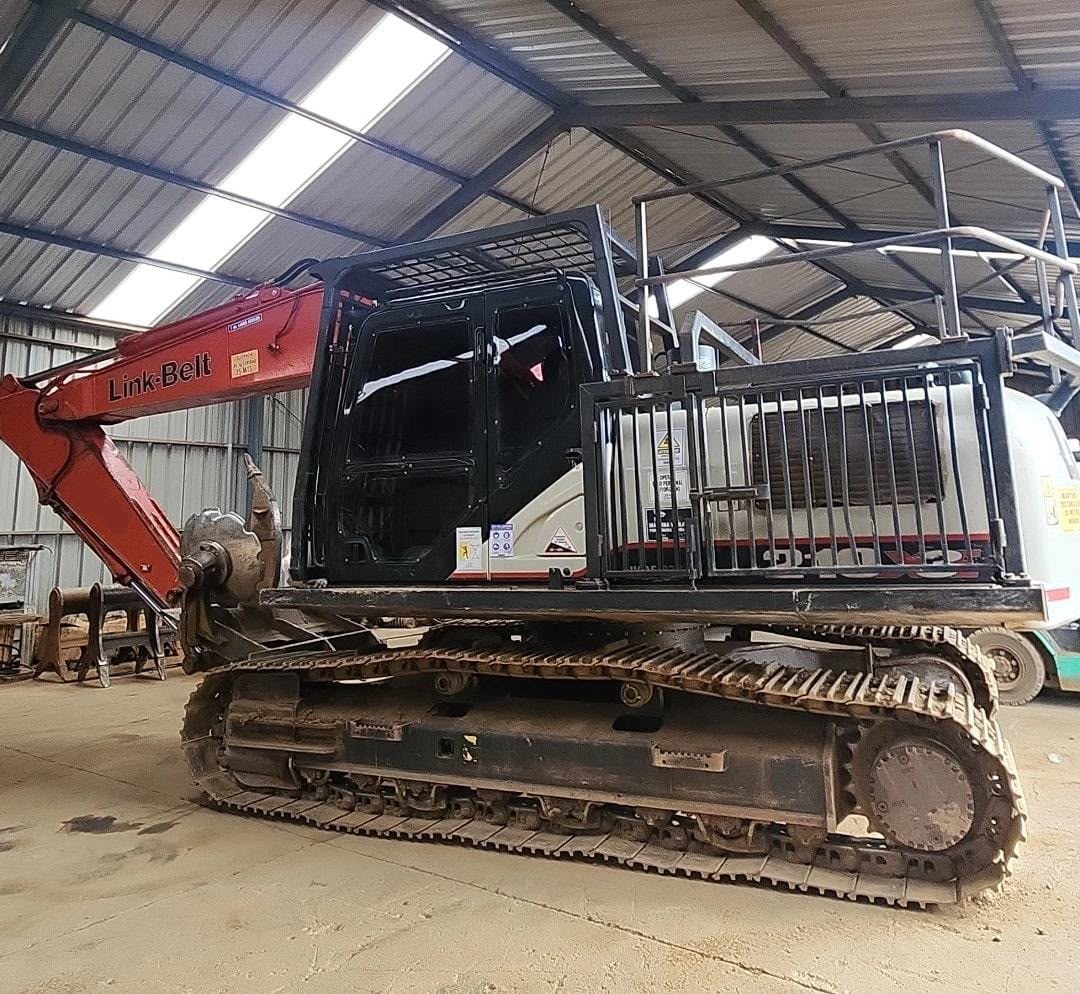 Excavadora Linkbelt 210X3E Año 2023 4.896 horas (sin Balde)