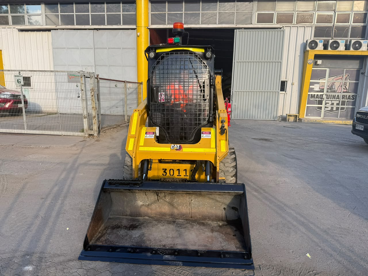 MINICARGADOR CATERPILLAR 242D3 – AÑO 2024 800 horas