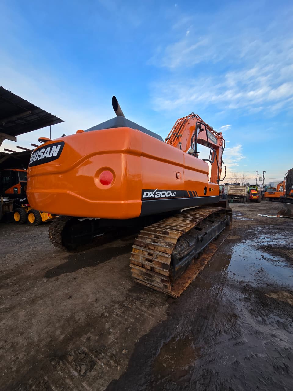 Excavadora Doosan DX300 lc año 2022 8.300 horas