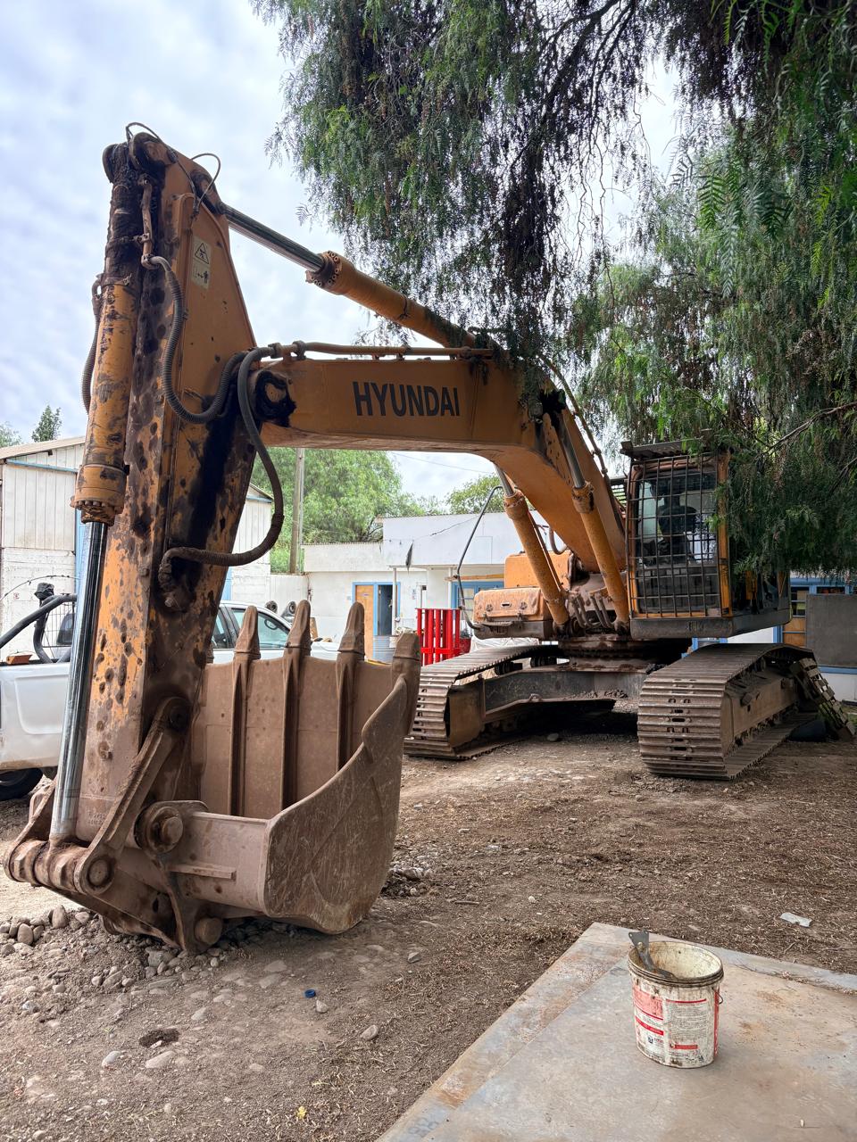 Excavadora Hyundai Robex 330 LC-9S Año 2018 16.279 horas 100% operativa