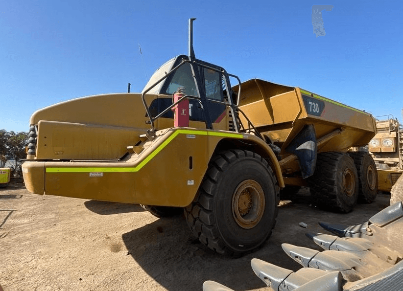 Camión Articulado Caterpillar 740, año 2011