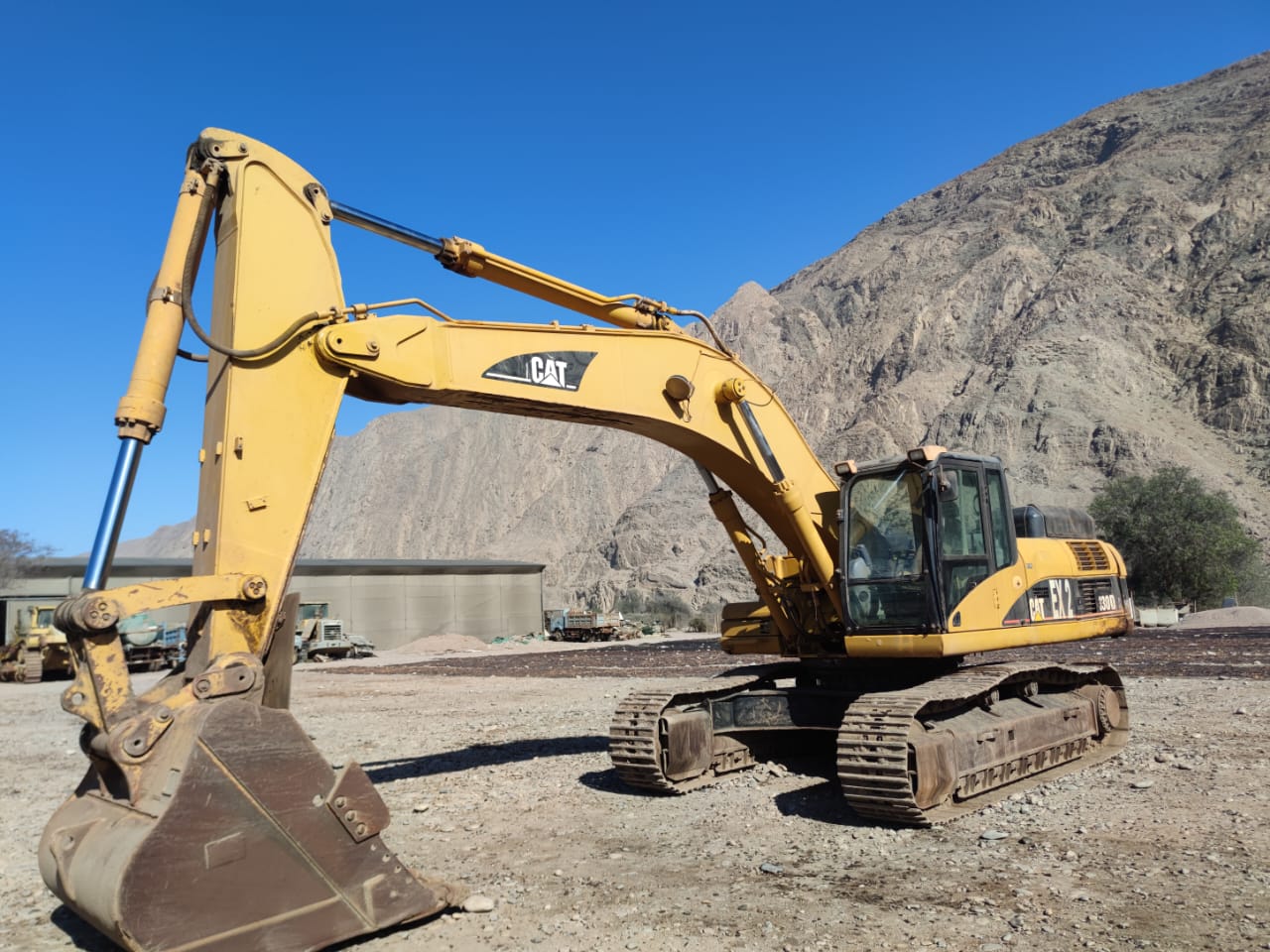 Excavadora Caterpillar 330DLME año 2007 9.147 horas