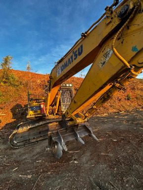 Komatsu PC210 LC  Año 2019 11.433 horas