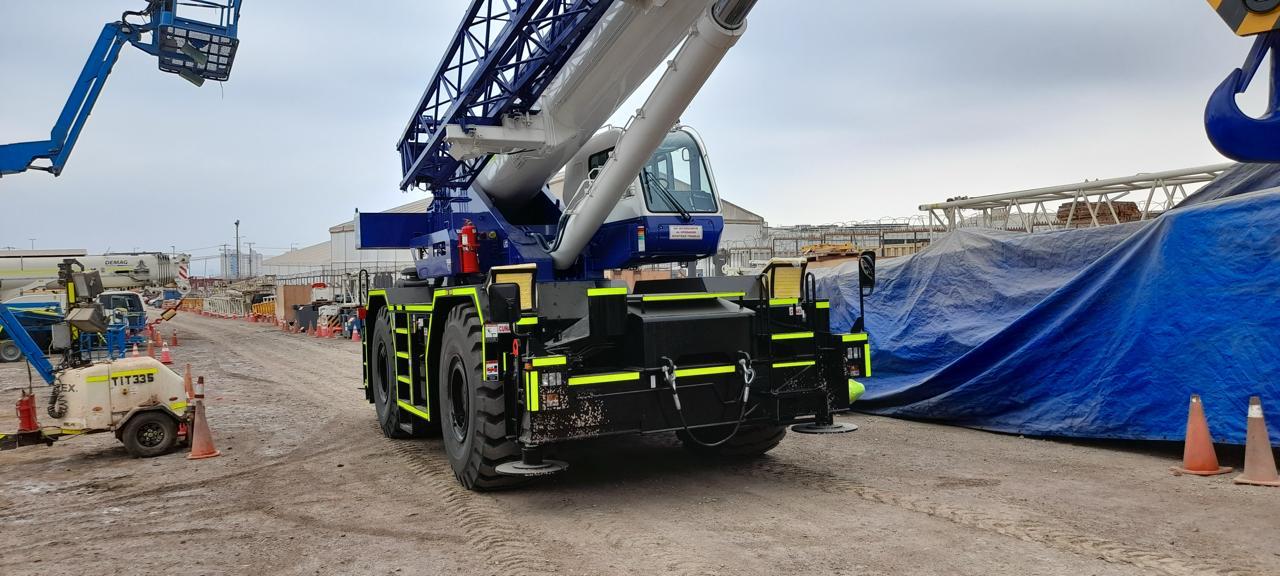Grúa hidráulica Tandano 68 t GR-750XL año 2019 4.200 horas