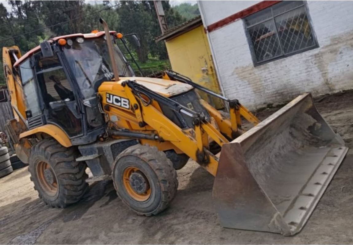 Retroexcavadora JCB 3CX Año 2021 8.700 horas